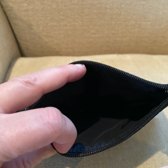 Bobbi Brown Small Leather Zip Case - Picture 9 of 10